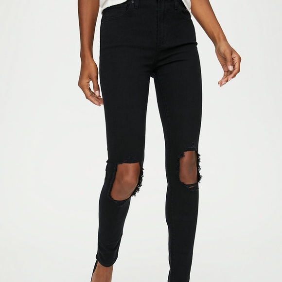 Levi’s 721 High-Rise Skinny Jeans in Black - Picture 5 of 16